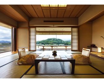 시라타마노 유 카호우 - 시바타 - 침실