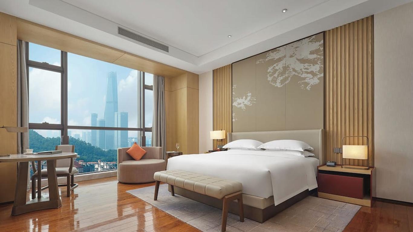 Dongcheng Internatonal Hotel - Free Shuttle Bus For Executive Rooms During The Canton Fair