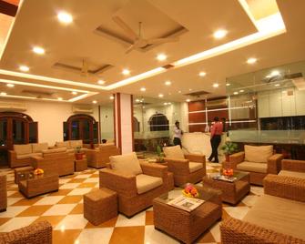 Khanvel Resort - Silvassa - Lobby