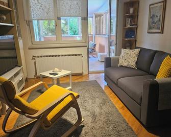 Apartment 40 - Zagreb - Living room