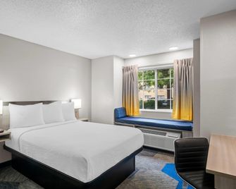 Microtel Inn & Suites by Wyndham Georgetown - Georgetown - Makuuhuone