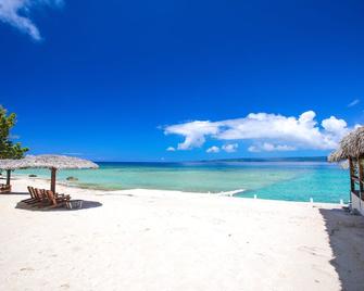 Coco Beach Resort - Port Vila - Bãi biển