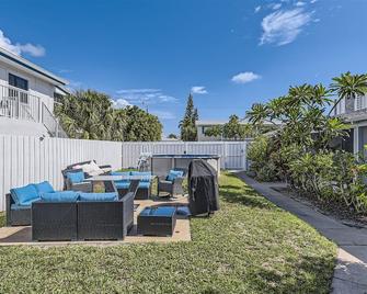 Hidden Oasis Stunning 2 Br Sunset Shores - West Palm Beach - Patio