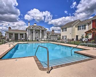 Walk to Lake Family Gem with Pool Access in Afton - Afton - Pool