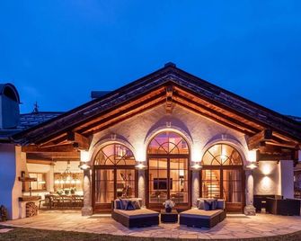 Exclusive Tyrolean Chalet near Ski lifts - St. Johann in Tirol - Edifício