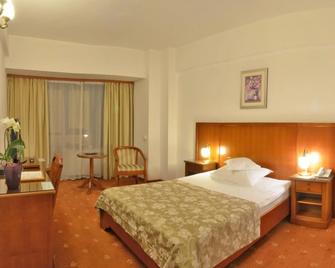 Hotel Emma West - Craiova - Bedroom