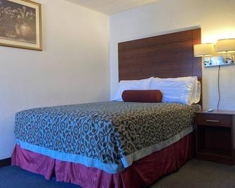 Hills Inn - Hot Springs - Schlafzimmer