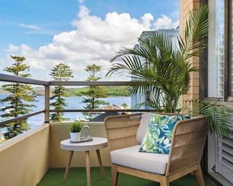 Fine Pine - Beachside Lifestyle with Two Balconies - Sydney - Ban công