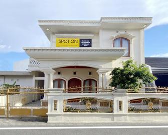 Spot On 2897 Rahmah Residence Syariah - Bukittinggi - Budova
