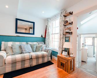 72a High Street - Southwold - Living room