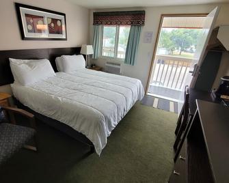 Western Traveller Motel - Grand Forks - Schlafzimmer