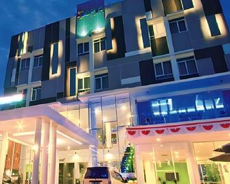 Splash Hotel - Bengkulu - Gebouw