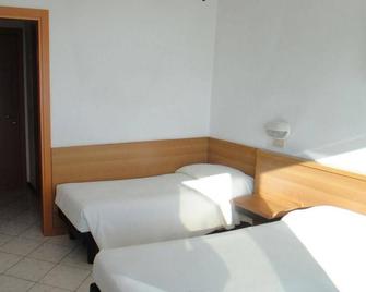 Hotel Caesar - Lido di Savio - Bedroom