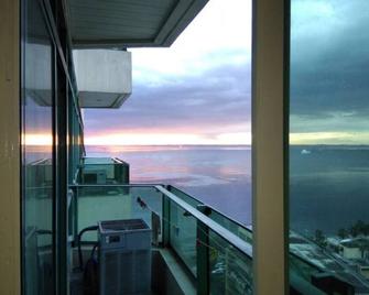 Condo with seaview in malate - Manila - Balcony