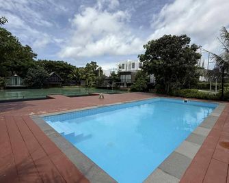 The Wide View Resort Cafe&Restaurant - Phuket City - Pool