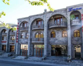 Lara Hotel - Goris - Edificio