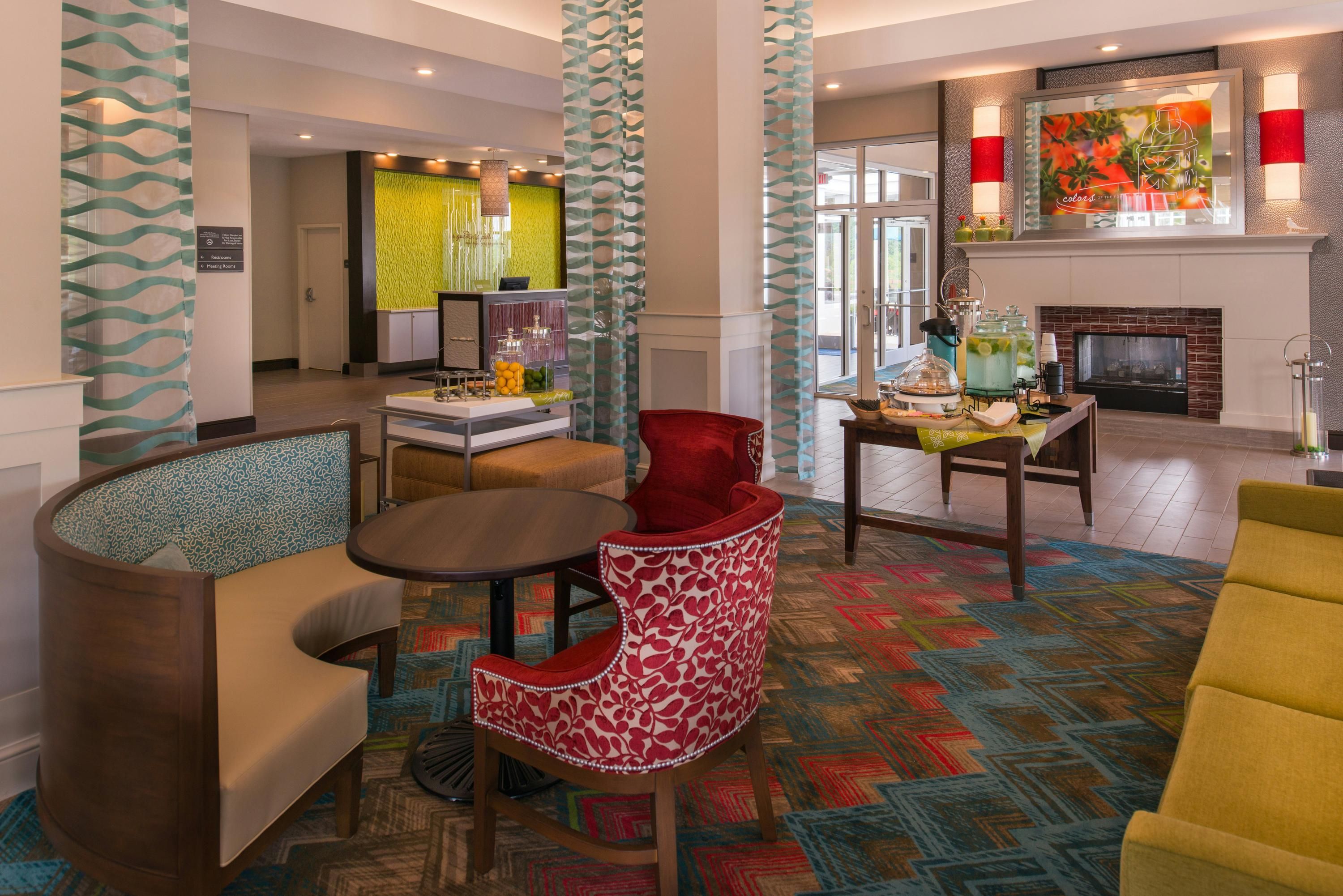 Hilton Garden Inn Bristol - Bristol - Salónek