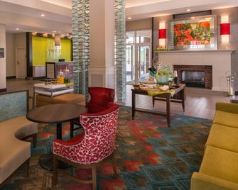Hilton Garden Inn Bristol - Bristol - Salónek