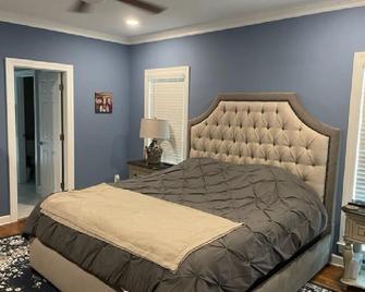 Masters Rental- 9 miles from Augusta National - North Augusta - Bedroom