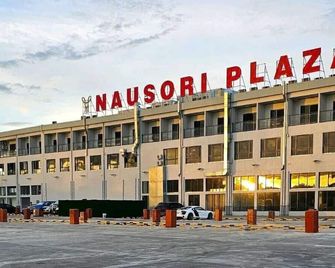 Nausori Plaza Hotel - Nausori - Edificio