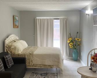 Cozy Paradise at Seaview Condos - Brooklyn - Bedroom