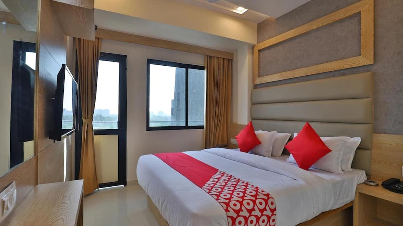 Hotel Royal King by Sky Stays