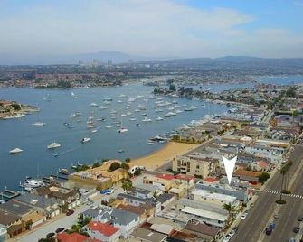 1000#4 Modern Beach Home, Steps from Sand w/AC! - Newport Beach - Vista del exterior