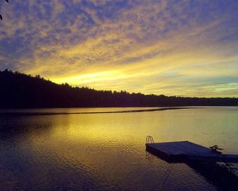 Peaceful & beautiful Lakefront home . Weekly & short term rental. - Fall River - Outdoors view