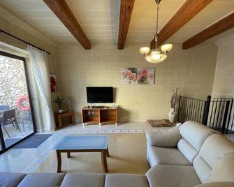 Gilju B&B - Ix-Xagħra - Salon