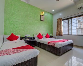 OYO 37347 Hotel Saichha - Shirdi - Habitación