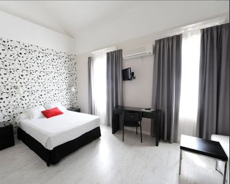 Hotel Domus - Malaga - Soverom