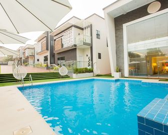 Kumasi Luxury Apartments @ The Fairview - 庫馬西 - 游泳池