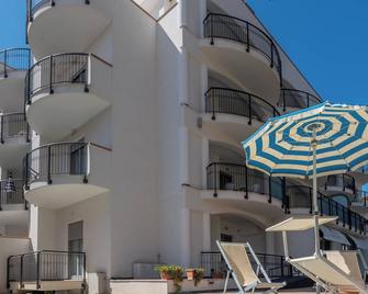 Altamira Residence - Roseto degli Abruzzi - Edificio