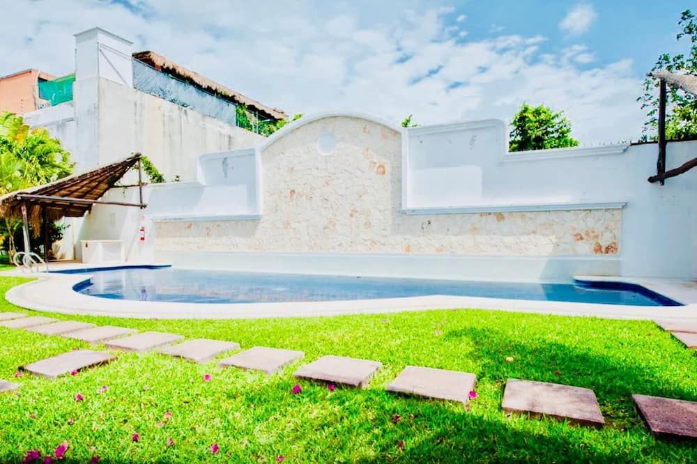 Balcony Comfort Quadruple Room with pool B&B Dolce Vita Caribe Playacar - פלאיה דל כרמן - בריכה