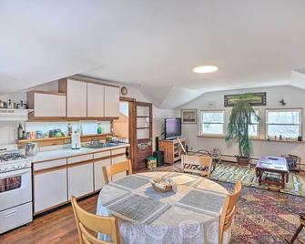 New York Vacation Rental with Smart TVs and Cable - Saugerties - Kitchen