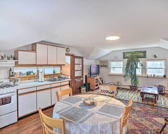 نيويورك فاكيشن رينتال وي/ سمارت تف فيس آند كابل - ساوجرتيس - مطبخ