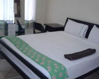 Kazungula Guest House - Kasane - Bedroom