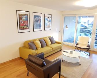 Montreux Lake View Apartments City Centre - Montreux - Living room
