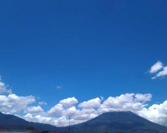 A jewel of a home ten minutes away from Antigua - Alotenango