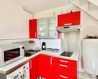 Cosy Duplex Centre Trouville parking gratuit - Trouville-sur-Mer - Cocina