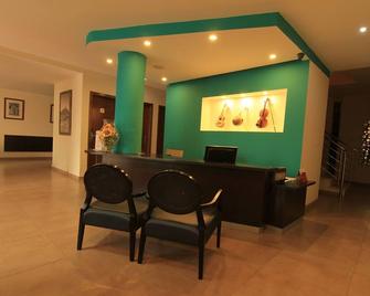 Hotel Santa Maria - Praia - Front desk