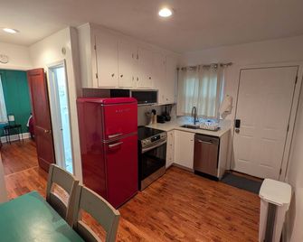 Plaid Pad - Stylish Retreat 12 min to Airport & Downtown - Charlotte - Küche
