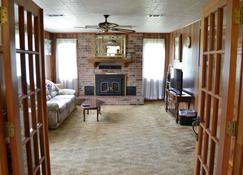 Country Home on a Cattle Farm. Peaceful and Quiet - Pelican - Living room