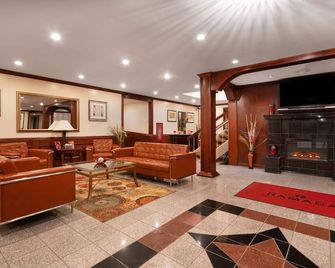 Ramada by Wyndham Albert Lea - Albert Lea - Lounge