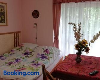 Gyongyvirag Udulo - Mario Apartman - Harkány - Bedroom