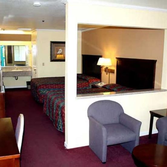 Bedroom view of Executive Inn & Suites Sacramento