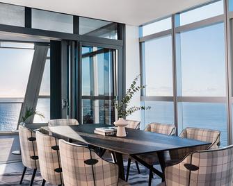 The Langham, Gold Coast and Jewel Residences - Clear Island Waters - Dining room