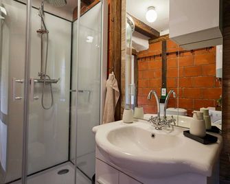 Gorgeous Home In Popovaca With Wifi - Popovača