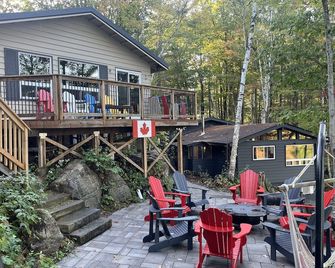 Private 3 Cottage Family Compound in Gravenhurst - Gravenhurst - Patio