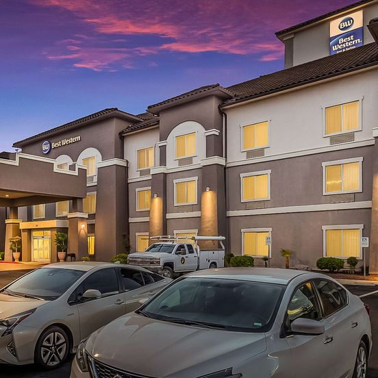 Building view of Best Western Douglas Inn & Suites